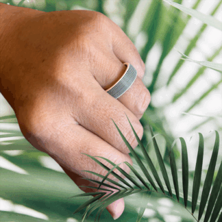 Fingerring, gestreift