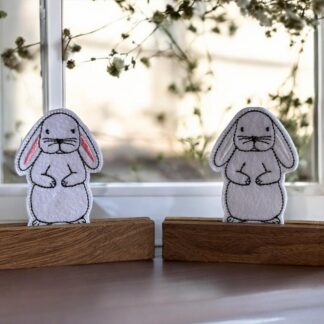 Ninchen - Deko-Hasenaufsteller mit Holzklötzchen